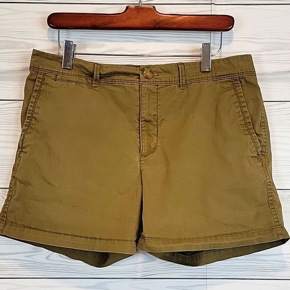 Banana Republic chino shorts - olive tan Women's Size 10